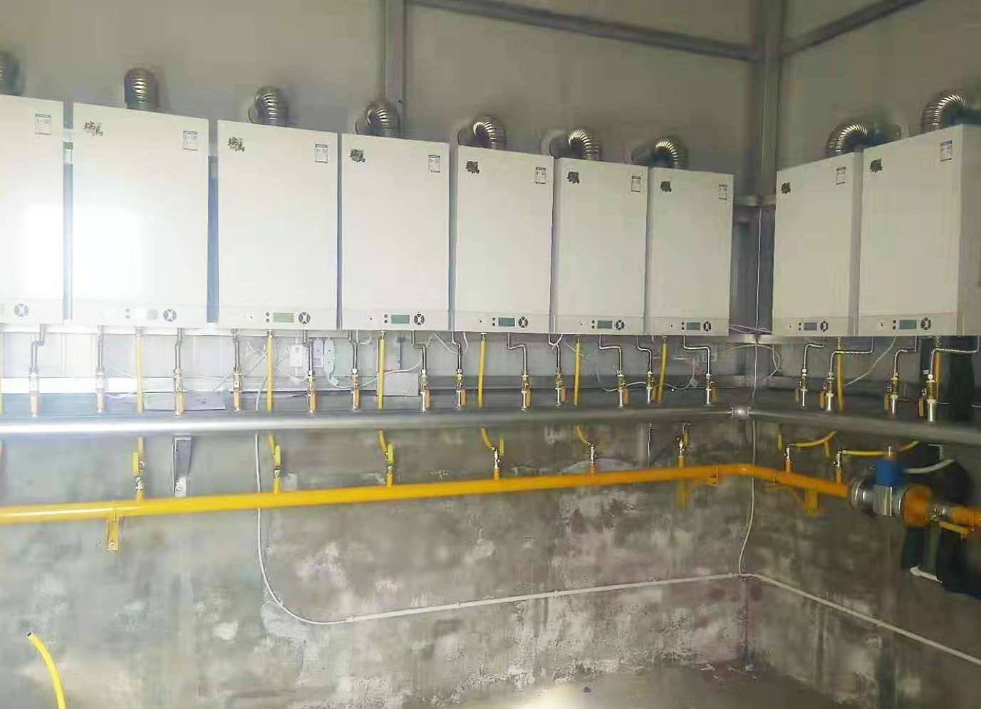 瑞馬壁掛爐多臺并聯應用案例 瑞馬壁掛爐多臺并聯應用案例