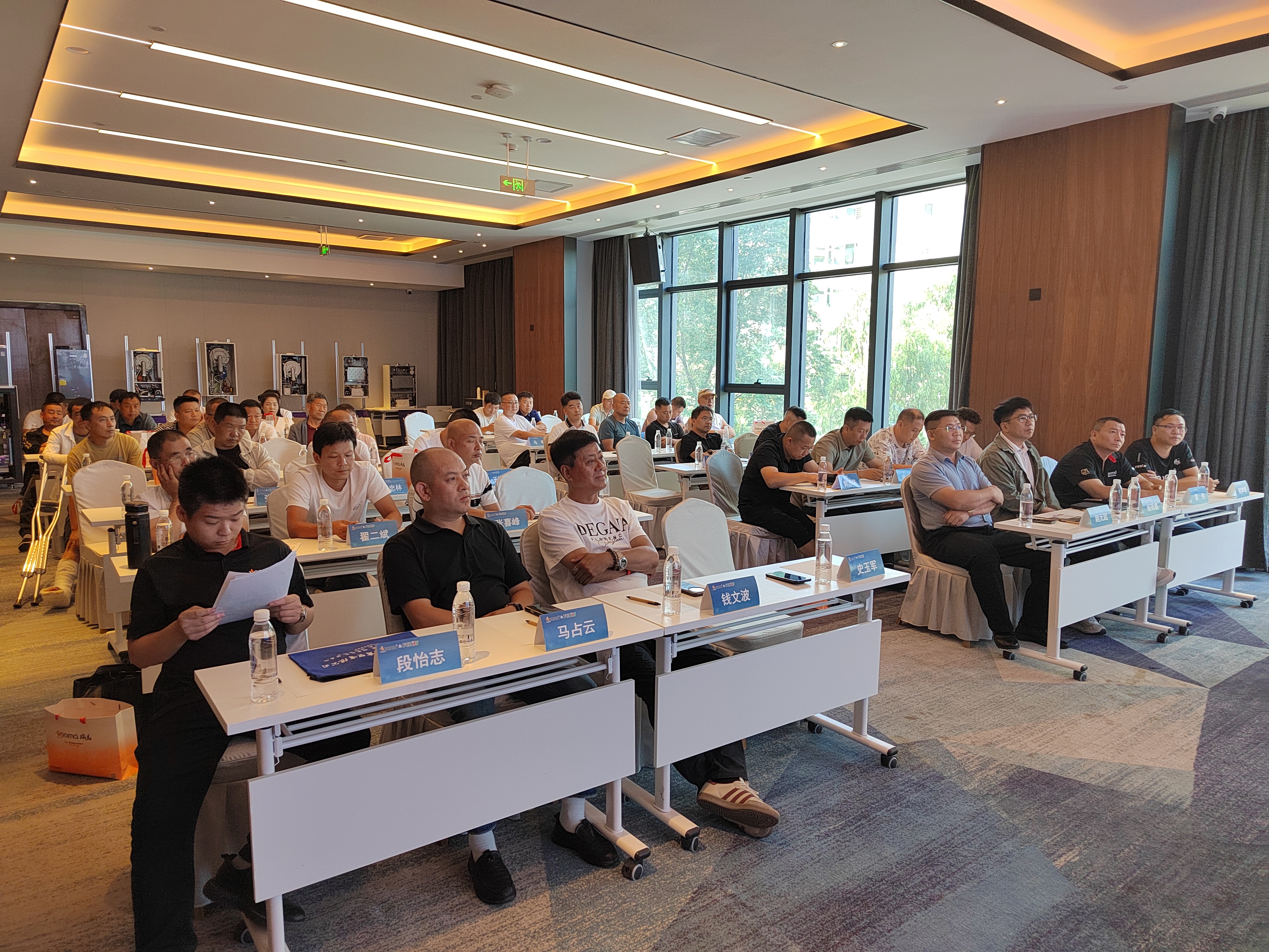 FED重拳出擊甘青!這場交流會,藏著供暖市場的什么“王炸”? FED重拳出擊甘青!這場交流會,藏著供暖市場的什么“王炸”?